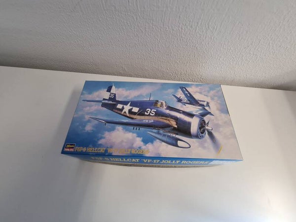 Grumman F6F-5 Hellcat VF-17 Jolly Rogers Hasegawa  Nr. 09135  1:48