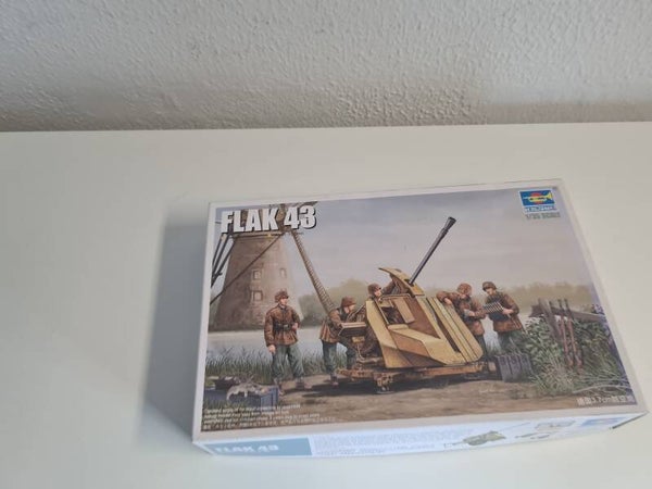 FlaK 43 Trumpeter  Nr. 02311  1:35