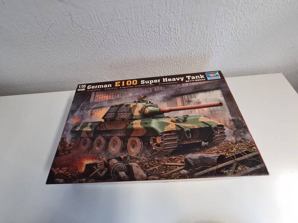 German E-100 Super Heavy Tank Trumpeter  Nr. 00384  1:35 neu