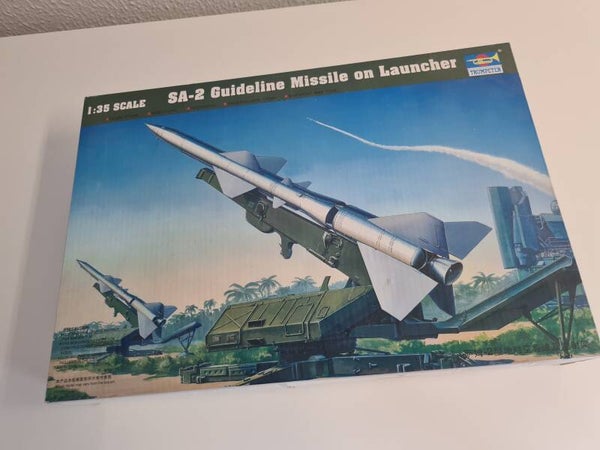 SA-2 Guideline Missile on Launcher Trumpeter  Nr. 00206  1:35