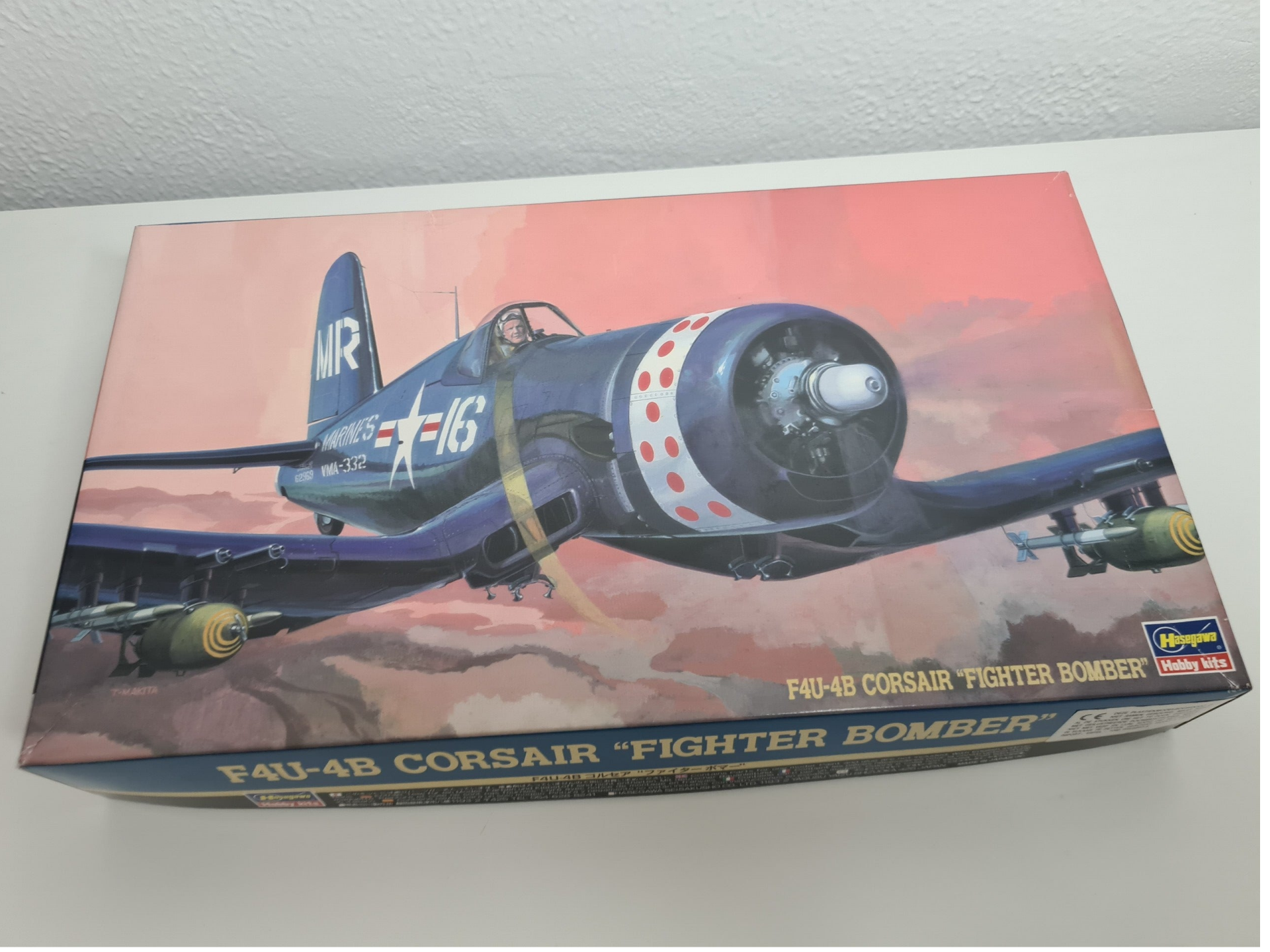 F4U-4B Corsair "Fighter Bomber" U.S.Navy/M.C. Carrier-Borne Fighter Bomber Hasegawa  Nr. 51595  1:48