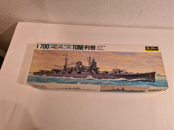 Water Line Series Japan Heavy Cruiser Tone Fujimi Nr. WL.C004 1:700