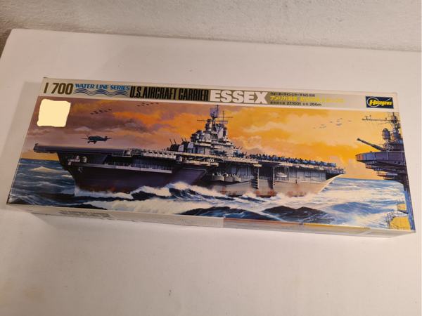 U.S. Aircraft Carrier USS Essex CV-9 Water Line Series Hasegawa Nr. 44108 1:700