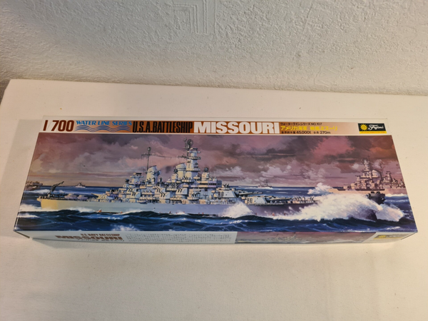 Water Line Series U.S.A. Battleship Missouri Fujimi Nr. B107 1300 1:700