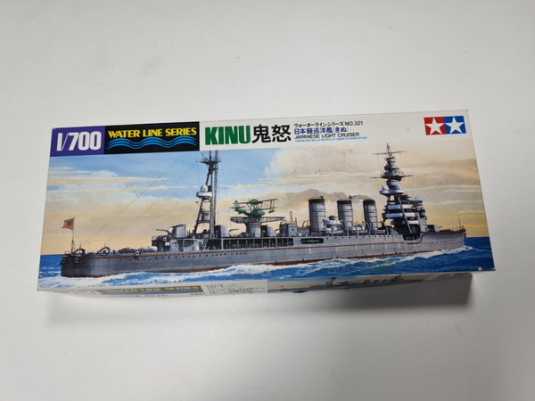 Japanese Light Cruiser Kinu Waterline Series Tamiya Nr. 31321 1:700