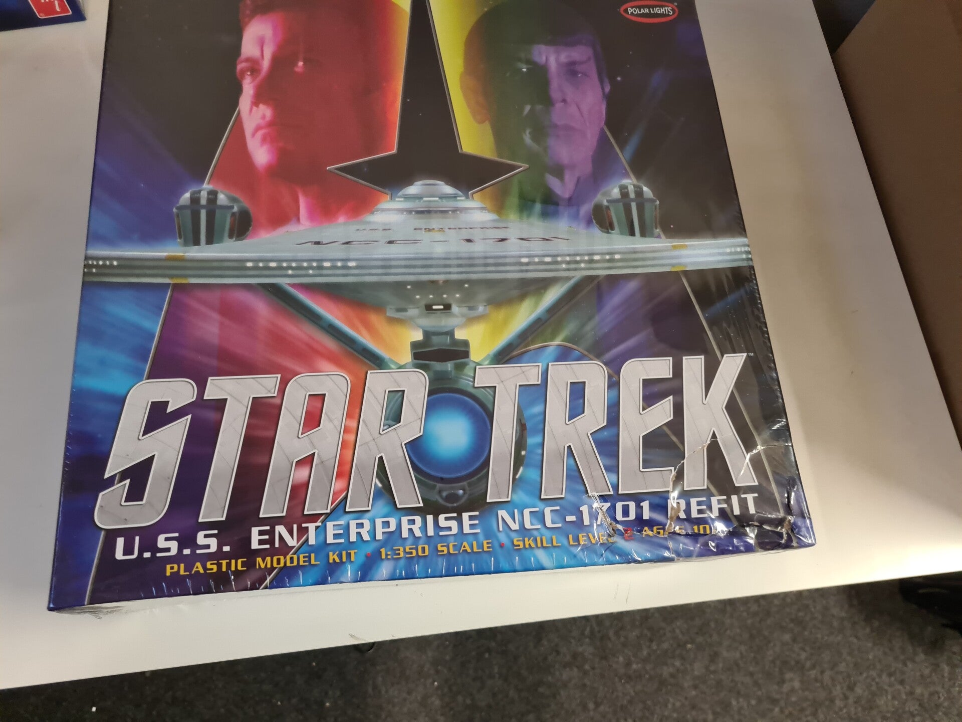 Star Trek U.S.S. Enterprise NCC-1701 Refit Polar Lights  No. 949  1:350