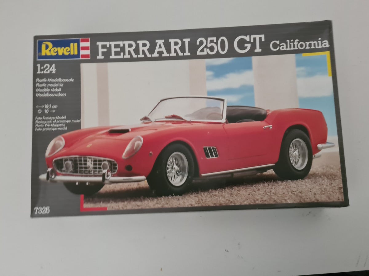 Ferrari 250 GT California Revell Nr. 7325 1:24 | Der goldene Loewe 