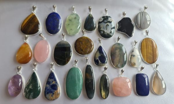 Diverse hangers in zilver