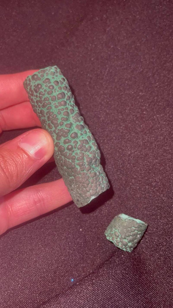 Zeldzame Holle Fluweel Malachiet Buis / Stalagmiet (Congo) – 113 gram