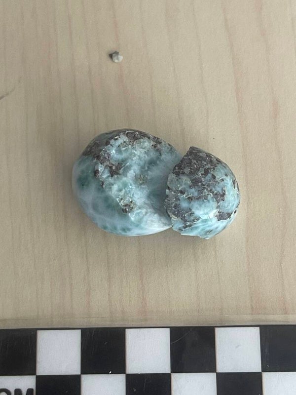 Larimar Trommelsteen in Twee Delen (Groot Exemplaar / 22 gram)