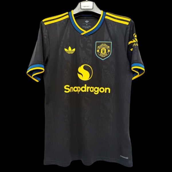 🔵🟡 Manchester United – Maillot Extérieur 2025