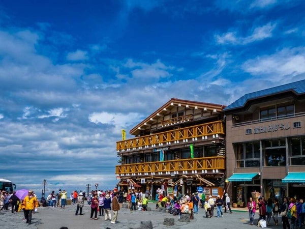 Twin Lakes, Swan Cruise & Hot Spring Four Seasons Relaxing Journey