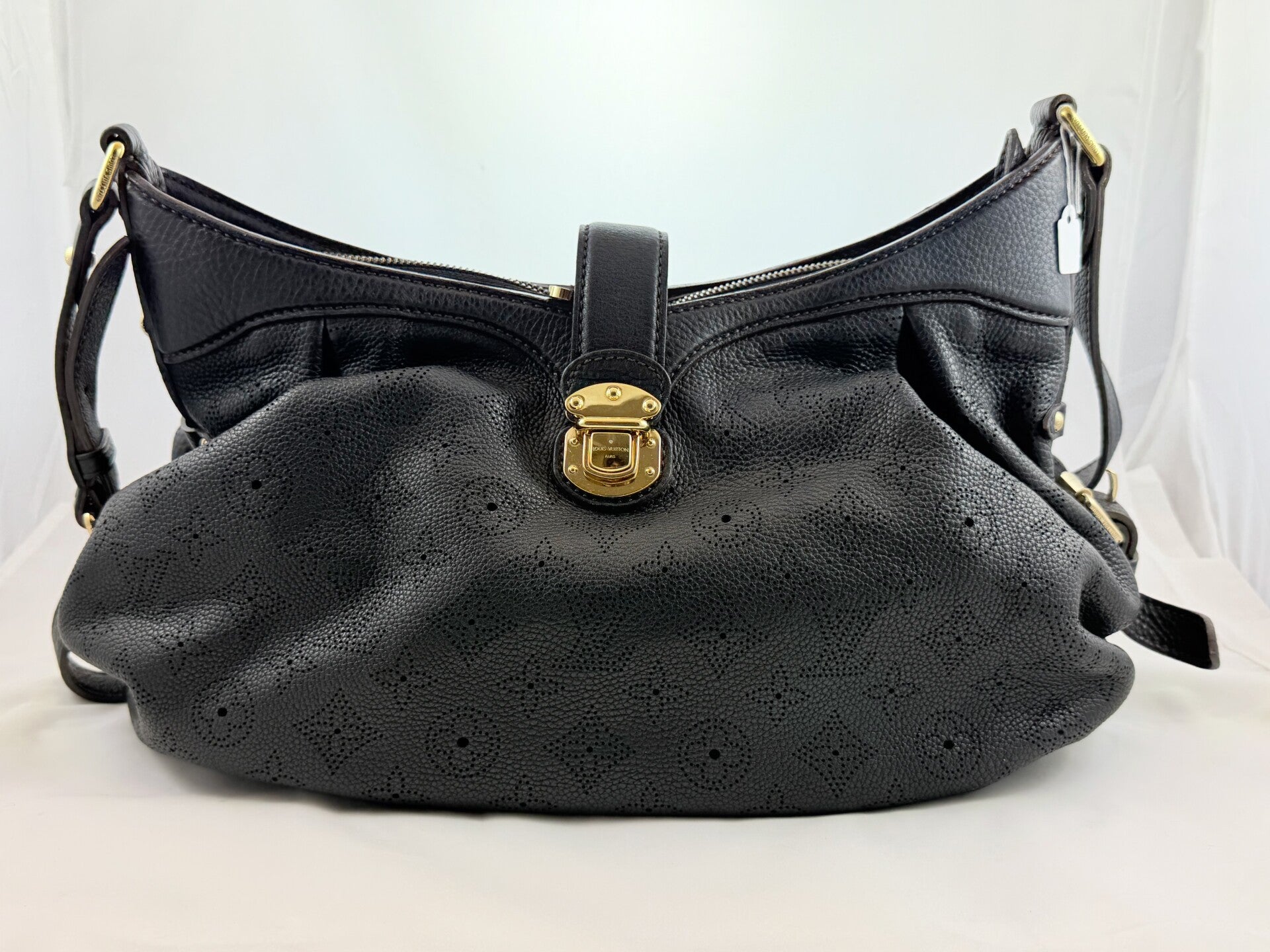 Louis Vuitton Mahina Leather Hobo