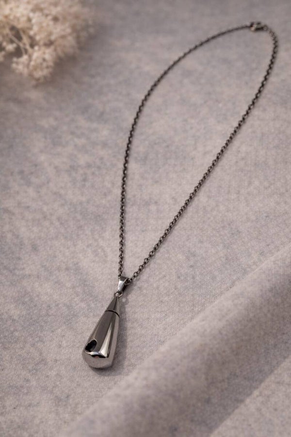 As ketting buisje met open hartje zijkant onder