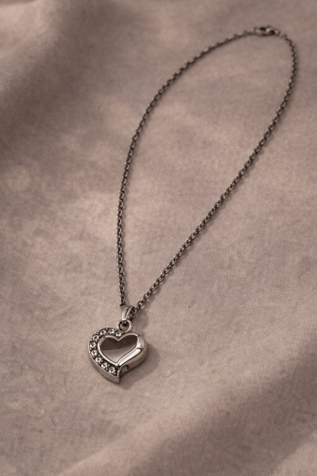 As ketting open hartje met steentjes