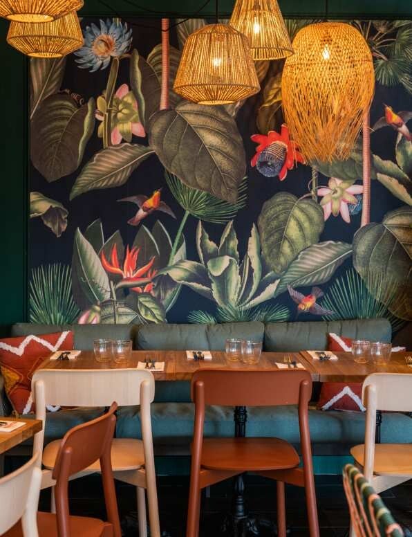 Brasserie Mesita à Nanterre équipée de chaises Calligaris Lina
