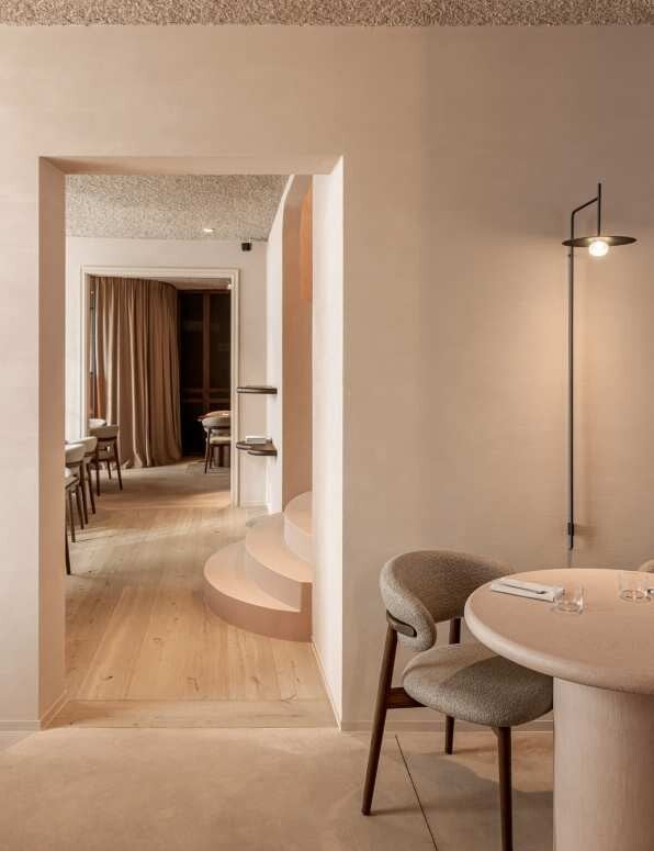 Restaurant Rebelle à Courtrai : chaises Calligaris Oleandro