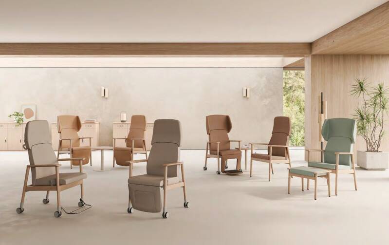 Salon d'EHPAD équipé de fauteuils relax