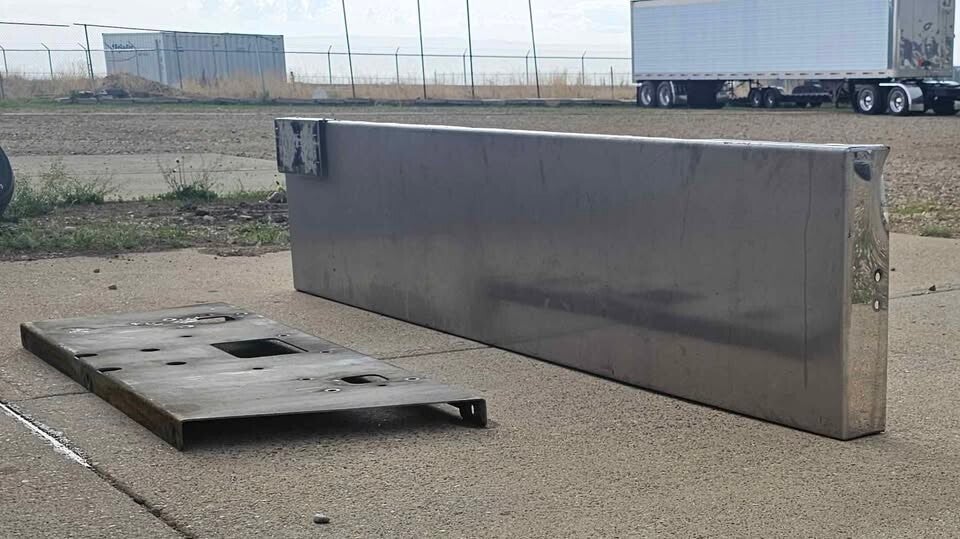 20" Peterbilt Boltless Bumper