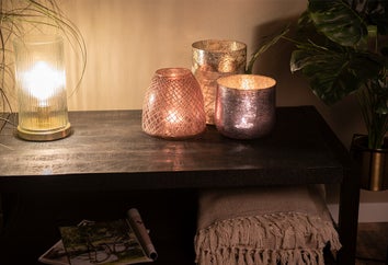 Windlicht Sfeervol windlicht Decoratief windlicht Glazen windlicht Houten windlicht Metalen windlicht Keramieken windlicht Marmeren windlicht Windlicht met kaars Windlicht met LED Windlicht met handvat Windlicht met patroon Windlicht reliëf