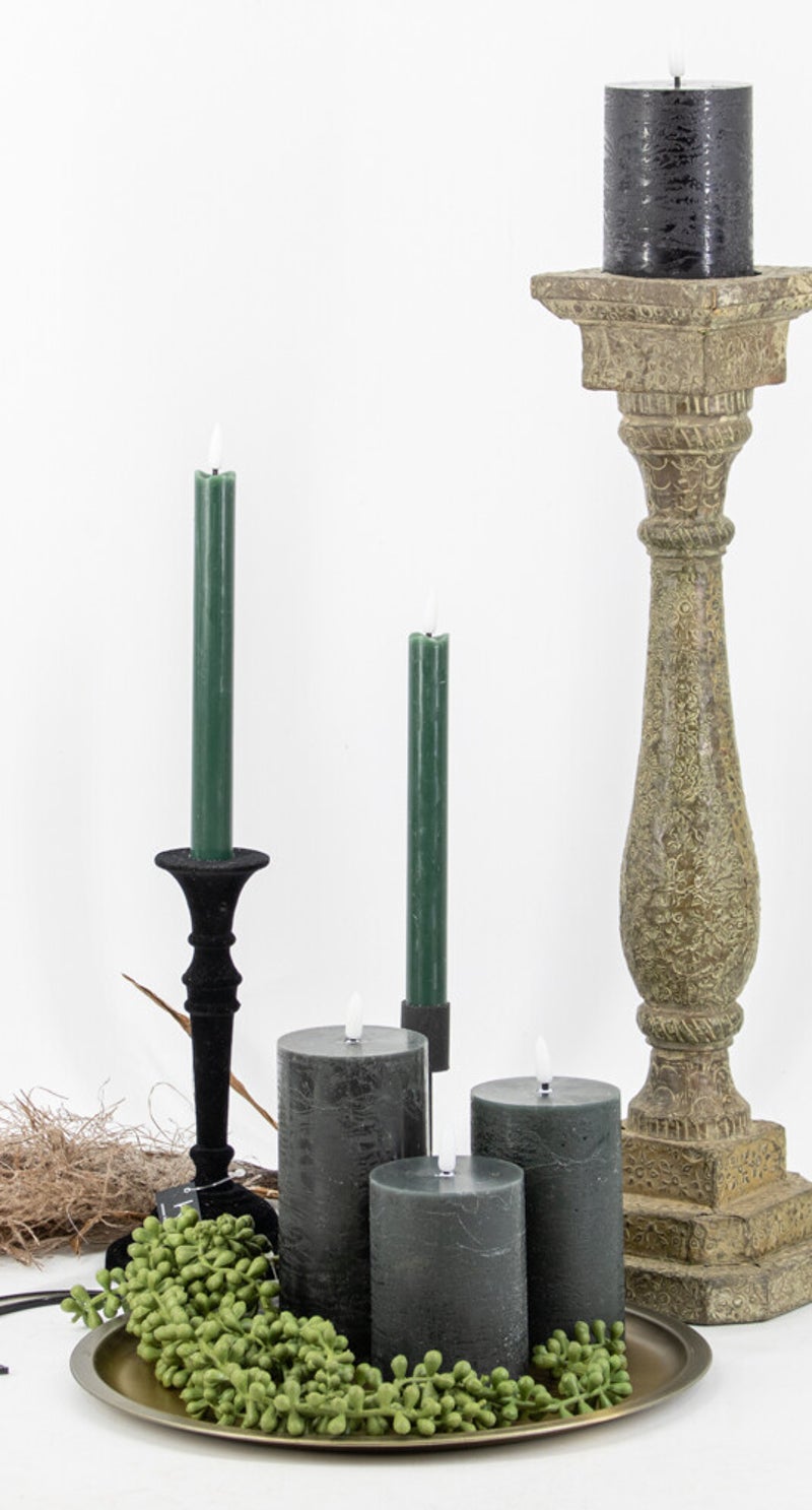 Kaars  Geurkaars  Waxinelichtje  Stompkaars  Dinerkaars  Theelichtje  Pillarkaars  Tafelkaars  Decoratieve kaars  Sfeerkaars  Designkaars  Handgemaakte kaars  Ambachtelijke kaars  Kaarsenhouder  Kaarsenaccessoire  Kaarsenset  Kaarsenpakket  Kaarsen d