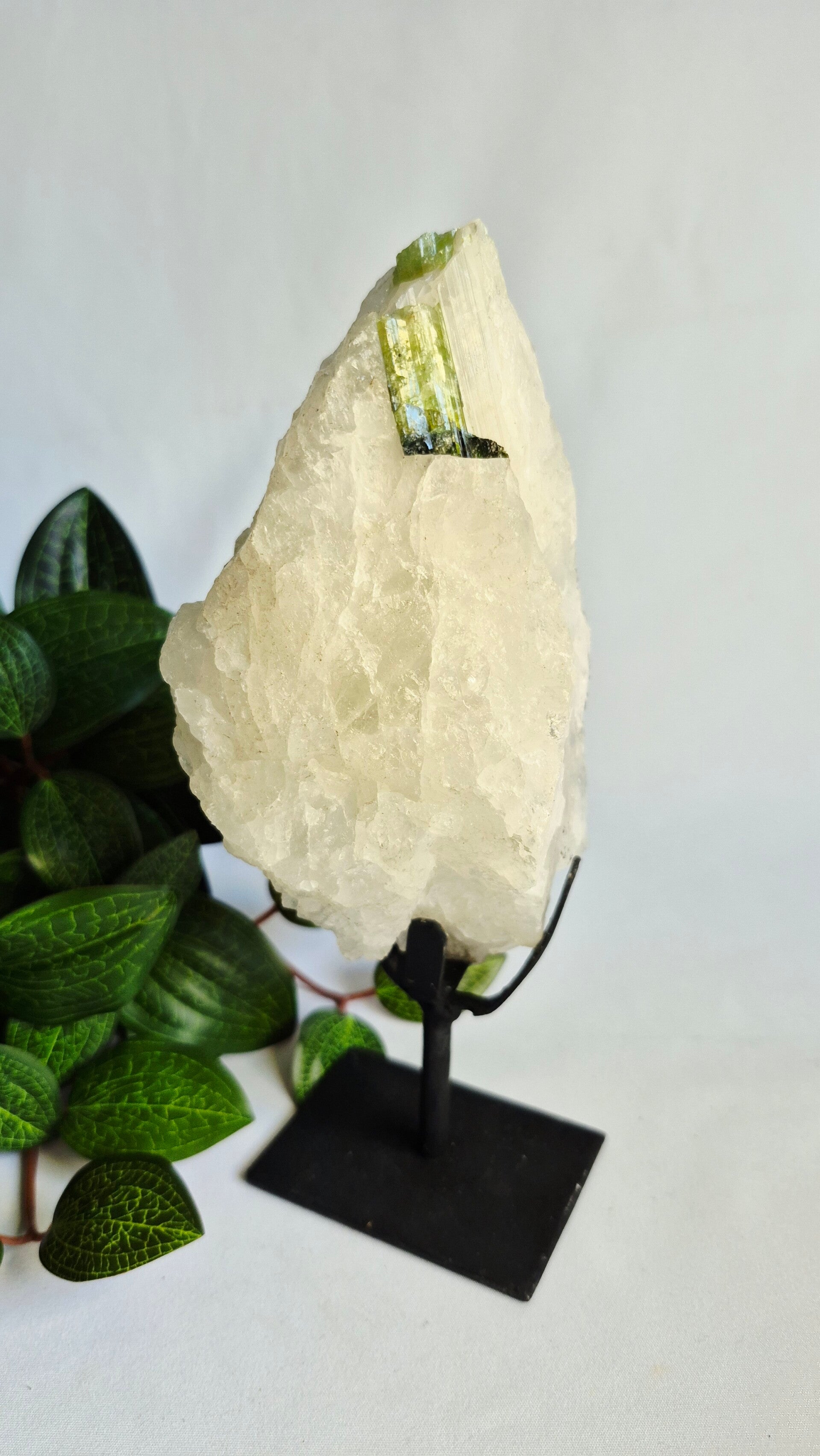 Witte kwarts met groene Toermalijn