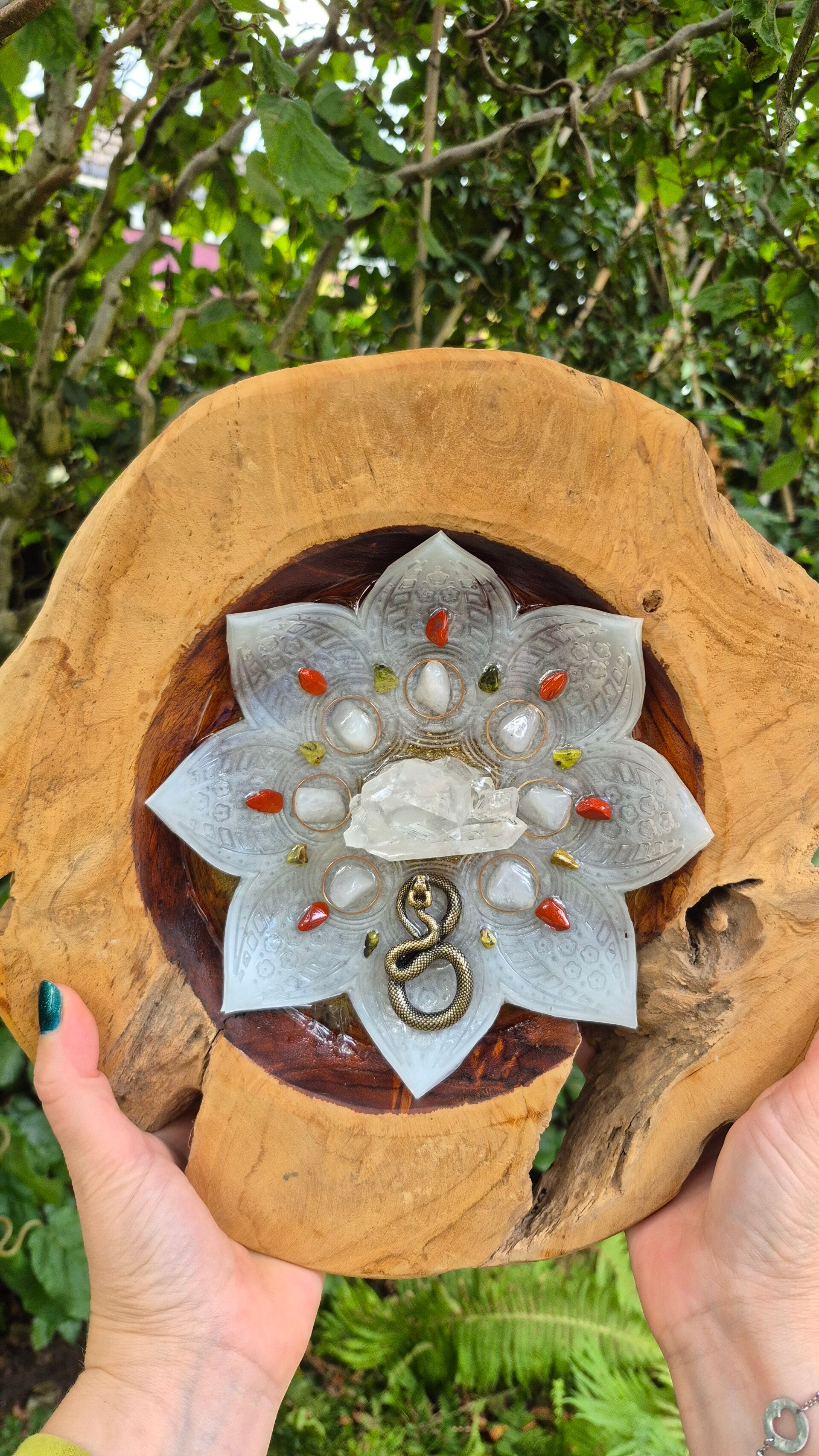 Teak houten krachtschaal Resin Art & Gems "Kundalini"
