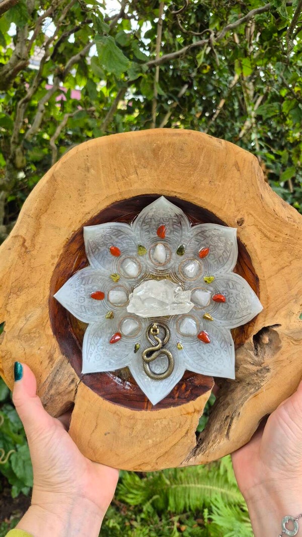 Teak houten krachtschaal Resin Art & Gems "Kundalini"