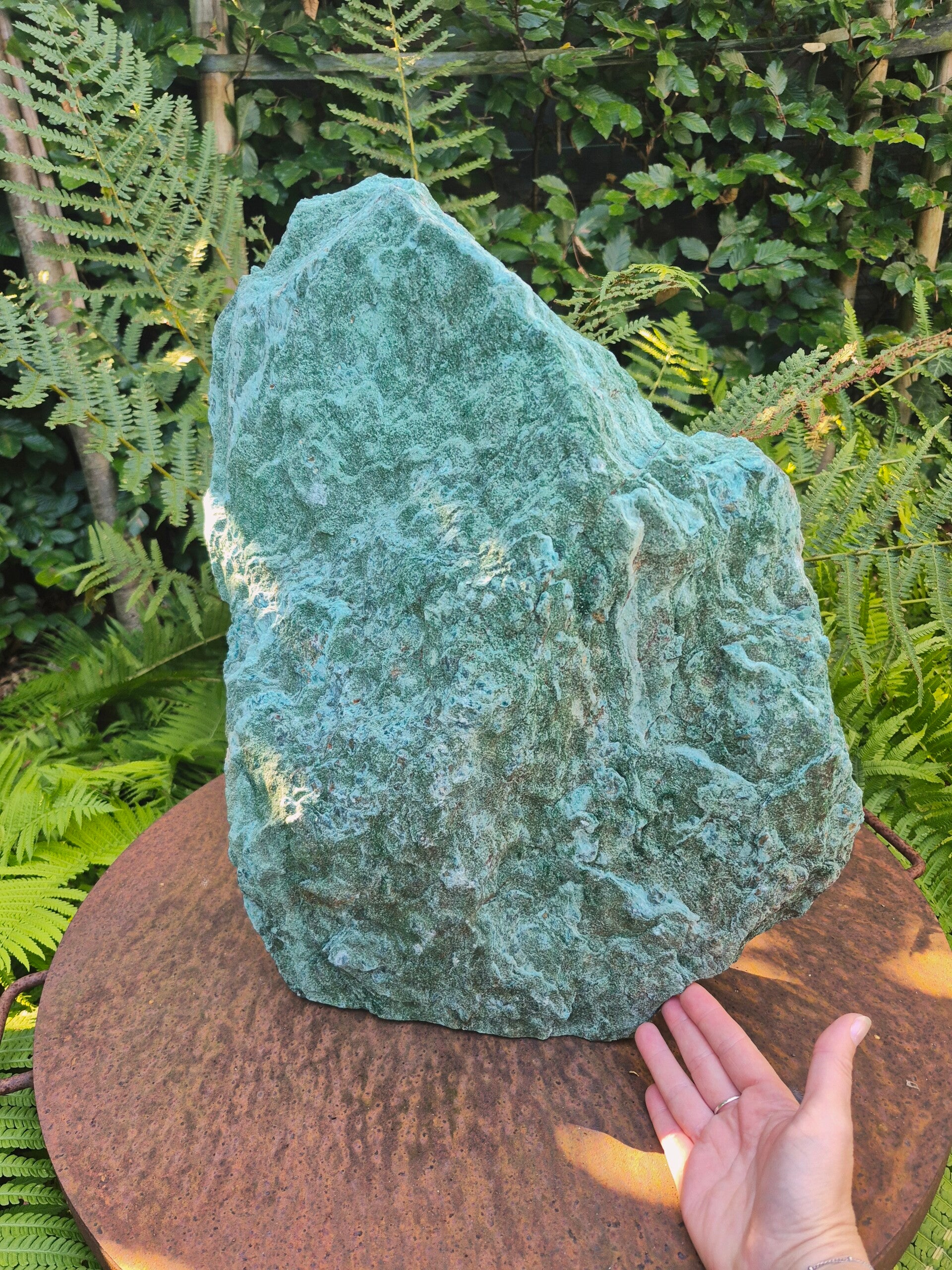 Fuchsiet "The Mountain"