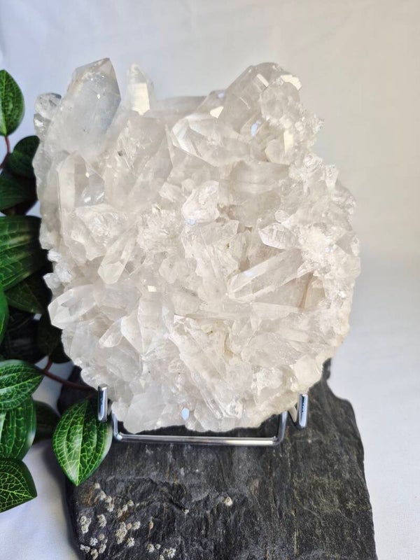 Bergkristal cluster op losse standaard