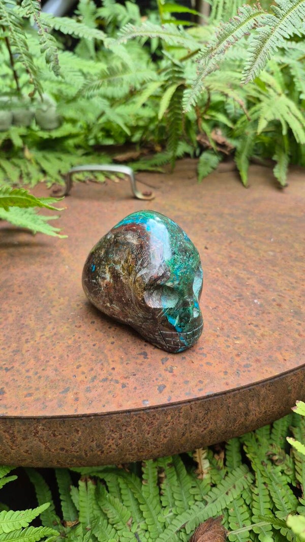 Chrysocolla met Malachiet alienskull uit Peru