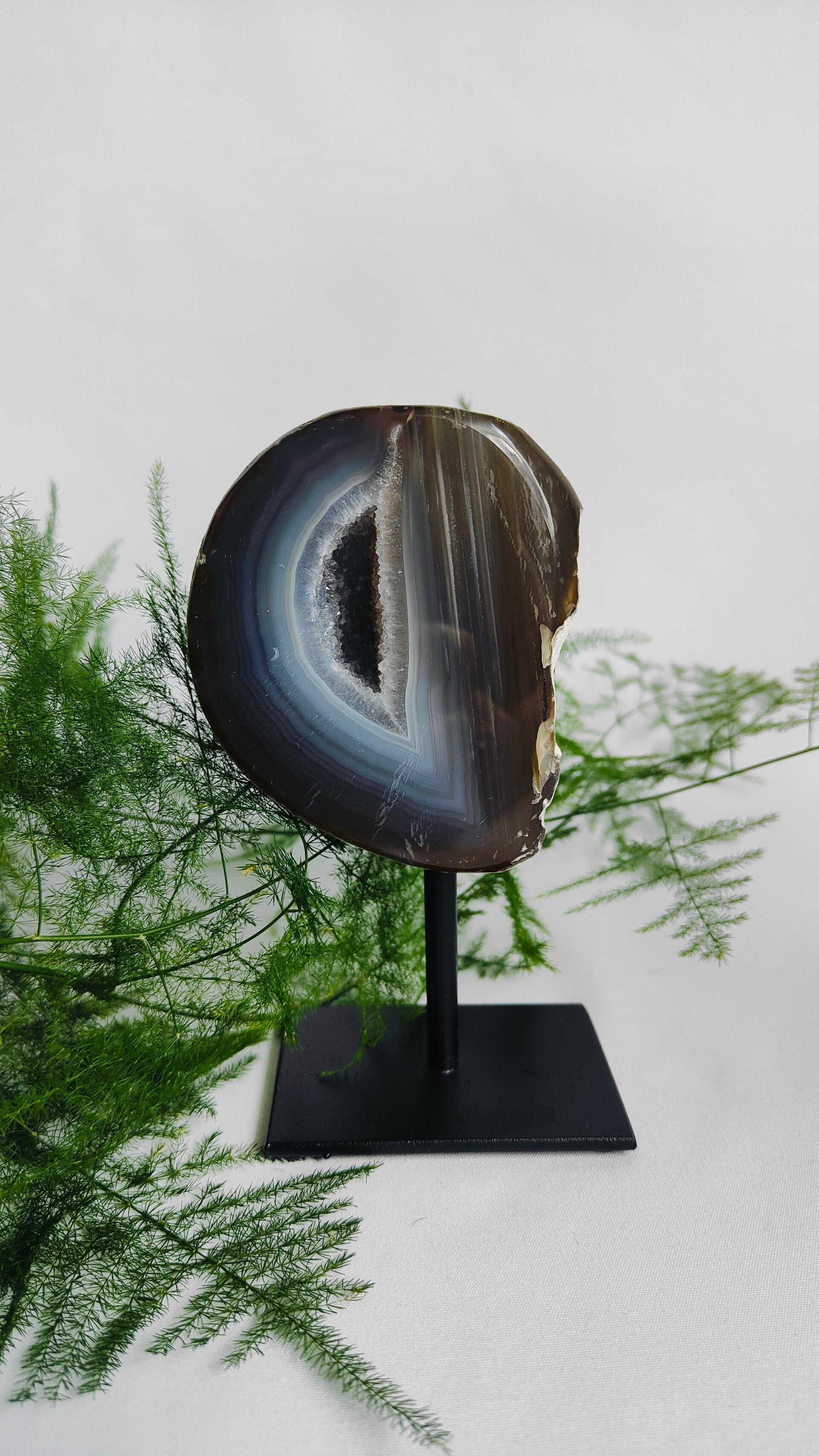 Agaat op standaard "Left Twin"