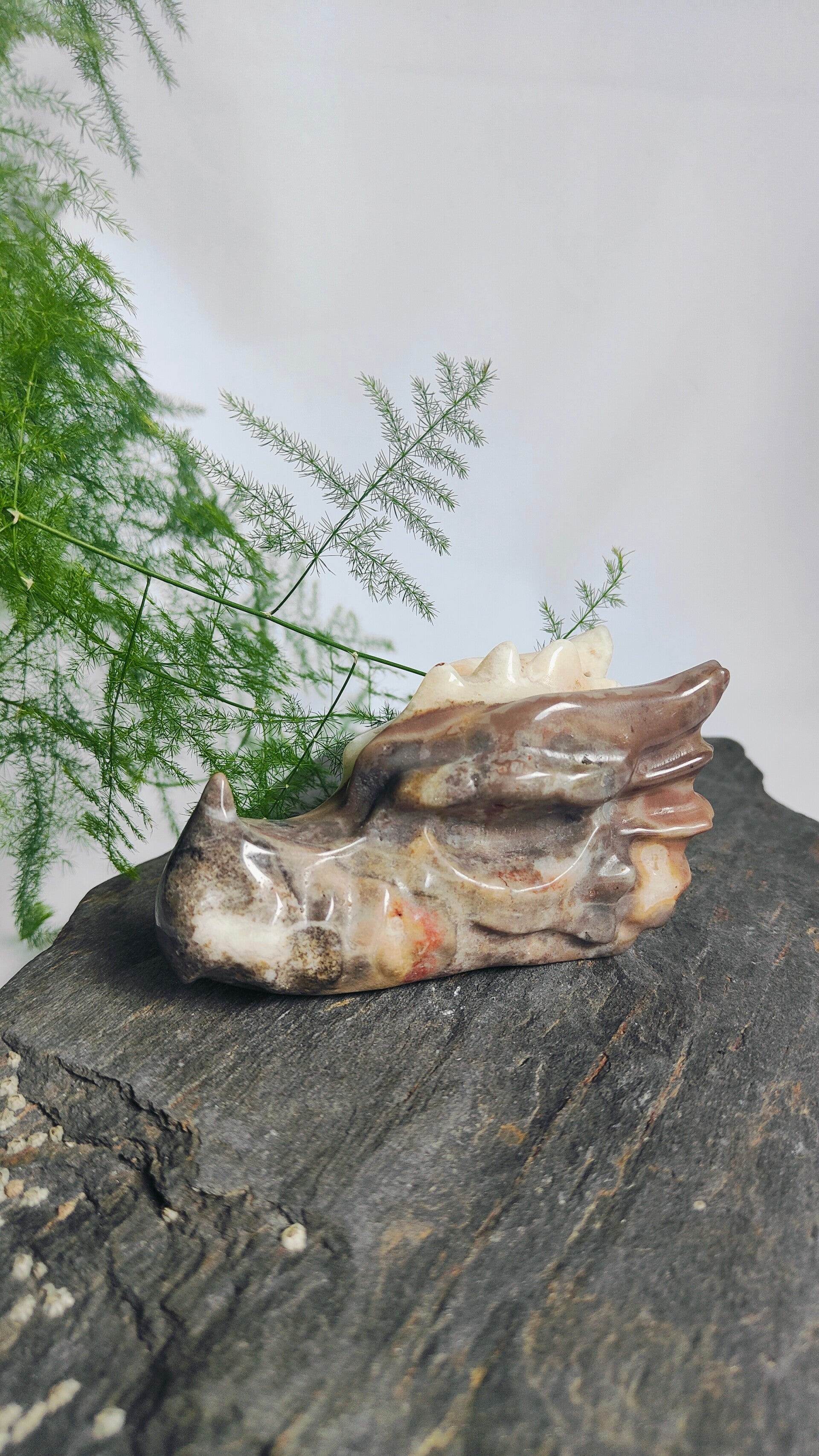 Calciet met Agaat Draak