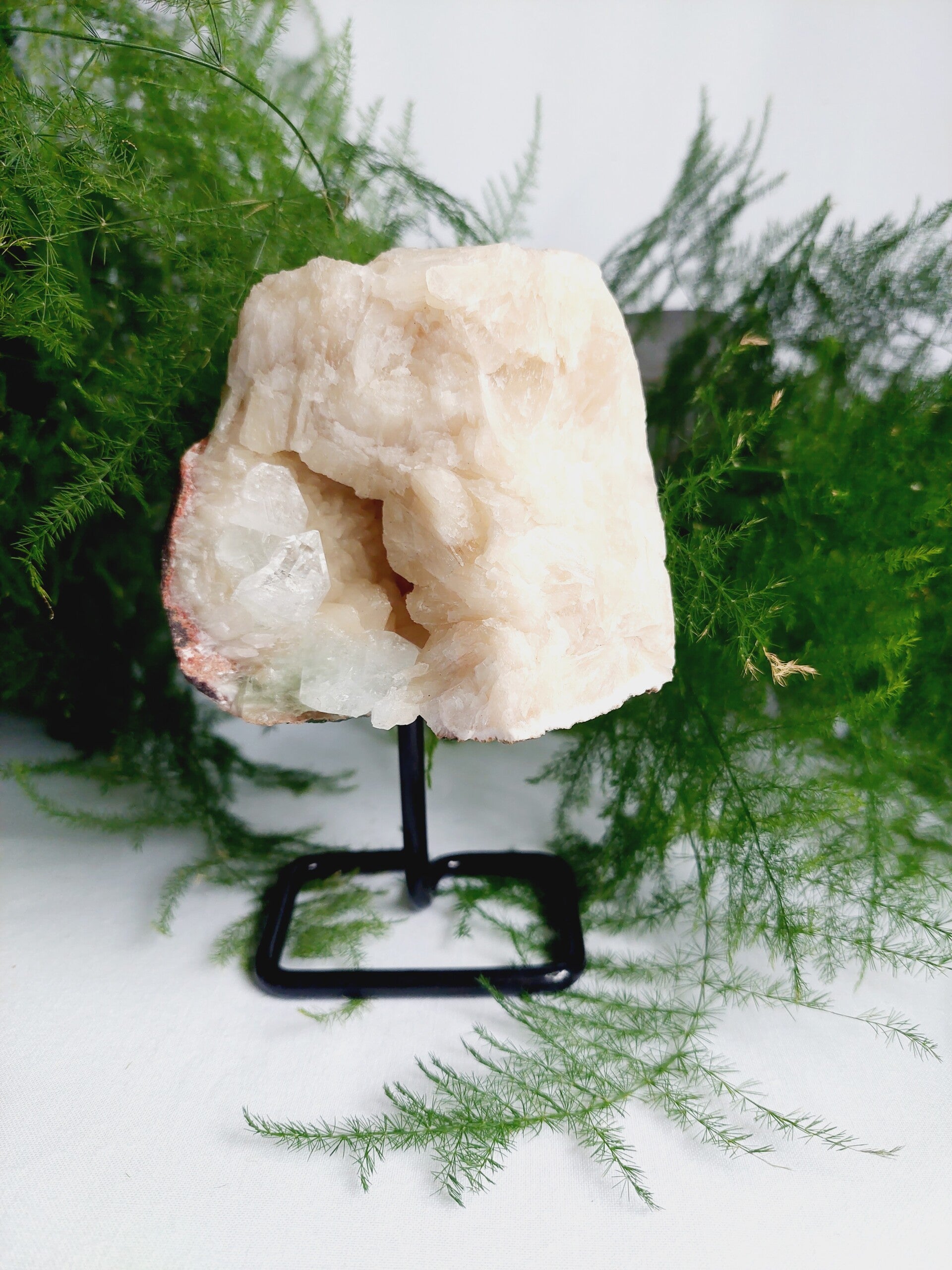 Zeoliet op standaard met doorkijk