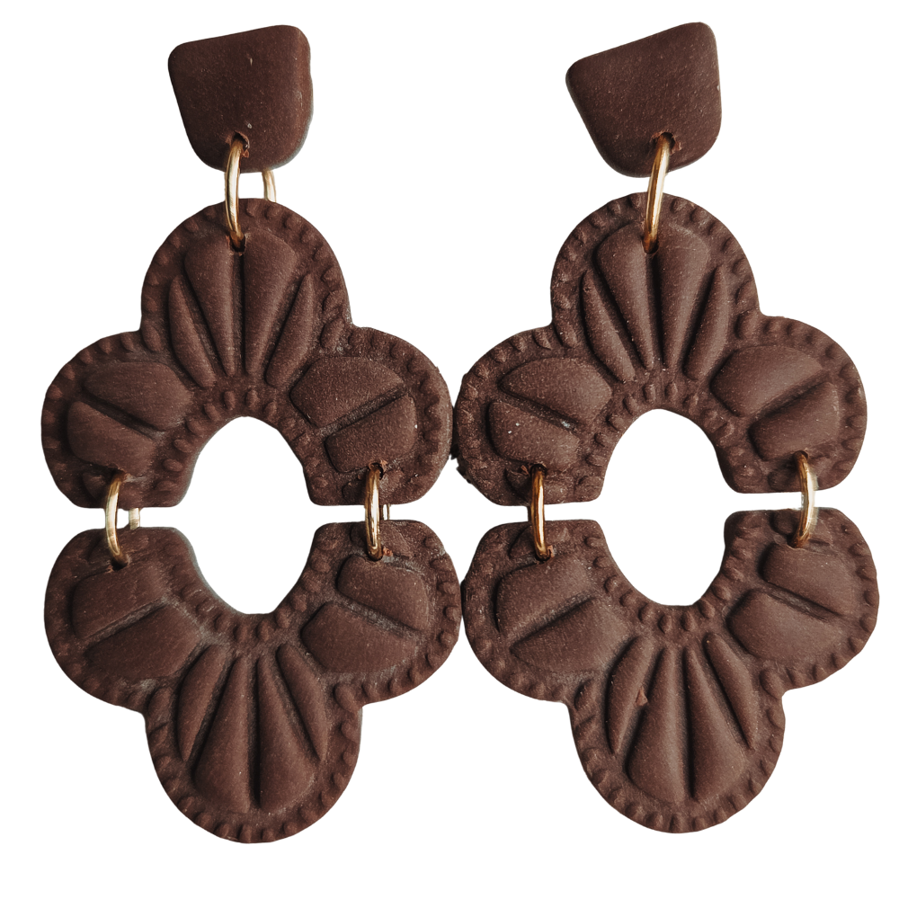 Bruine statement oorbellen