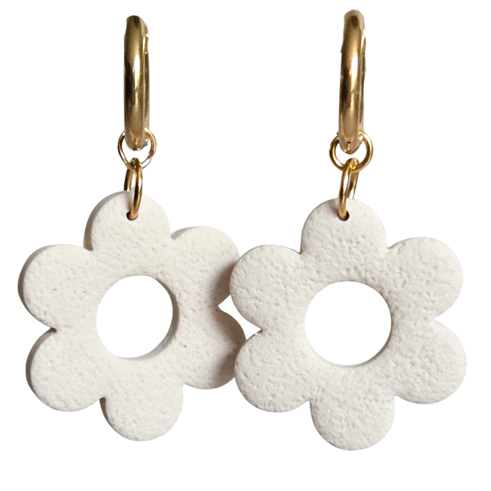 Lola - bloem oorbellen beige