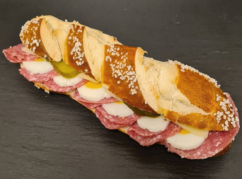 XXL Stange mit Salami/Ei