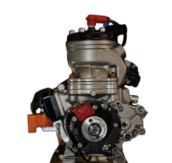 Juni-kampanje: Fabrikkstunet Modena OKN-motor m/eksosanlegg, HW52-forgasser, air box booster 23