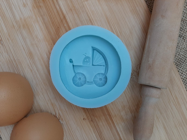 Mold: Kinderwagen met baby