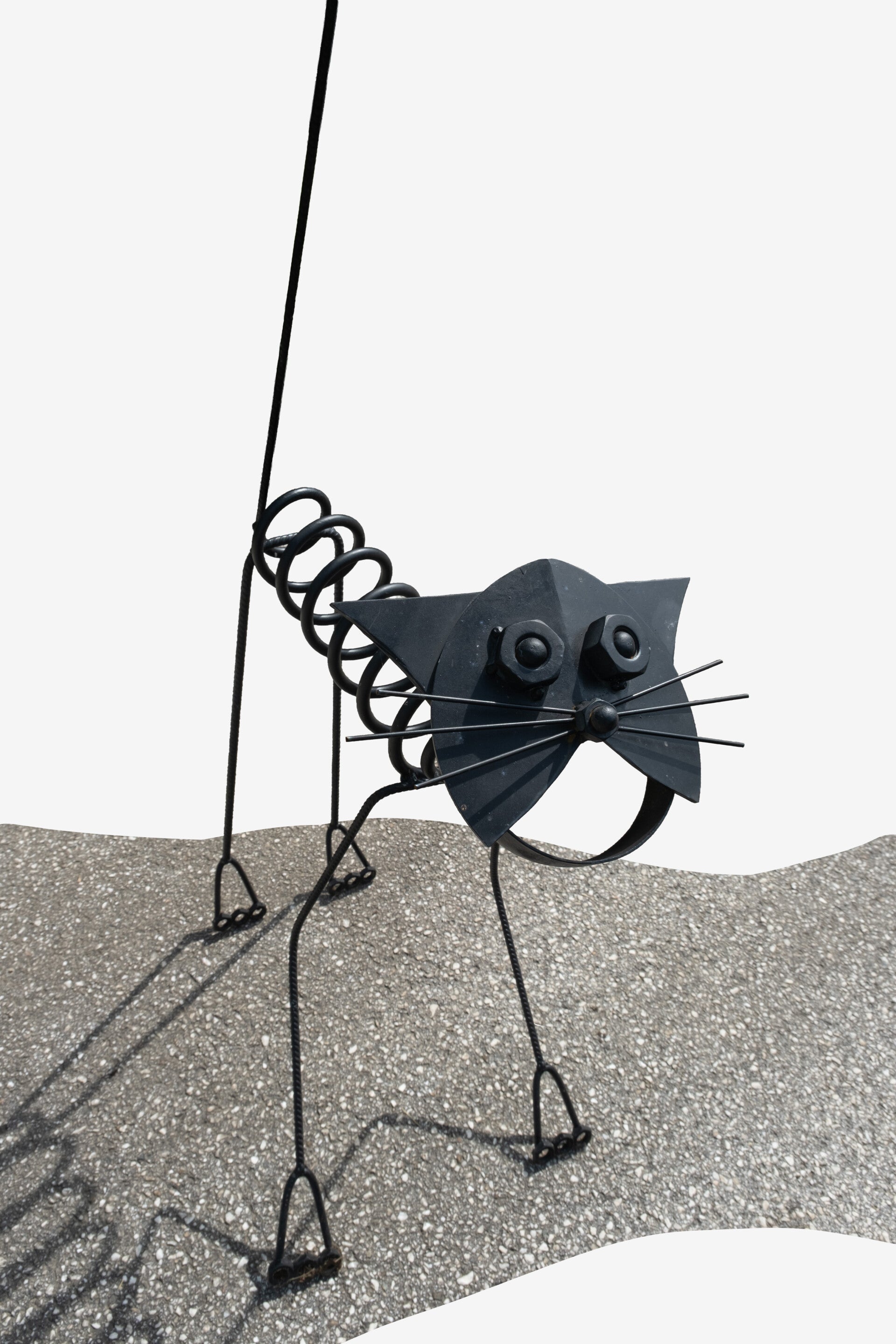 Morla – Die schwarze Katze aus Altmetall