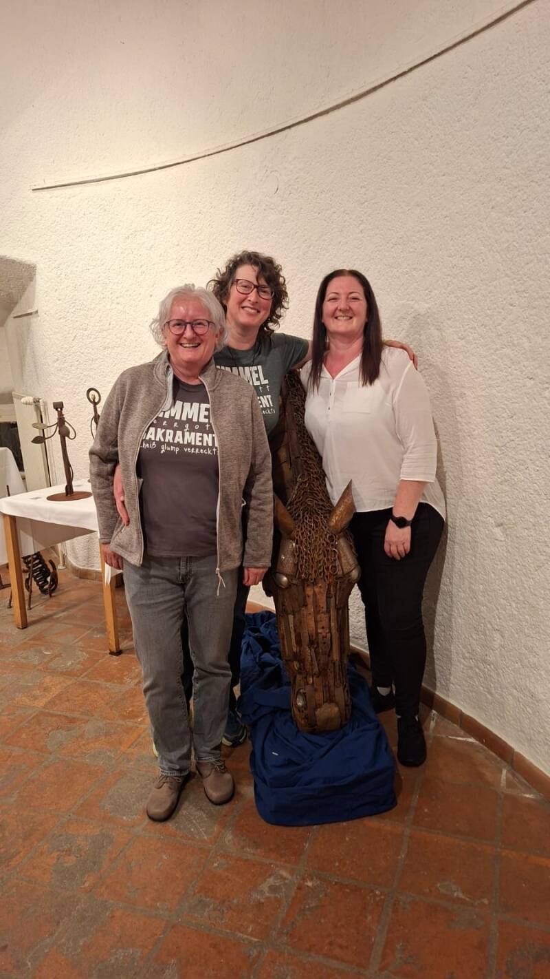 Karin Zedlacher beim Pferdekopf mit Freunden