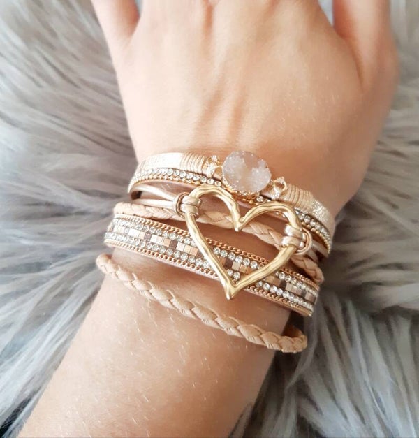 Bracelet manchette coeur pierre de lune brute