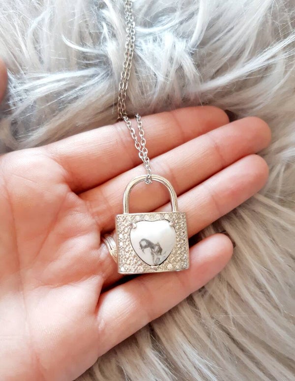 Collier acier inoxydable cadenas cœur howlite