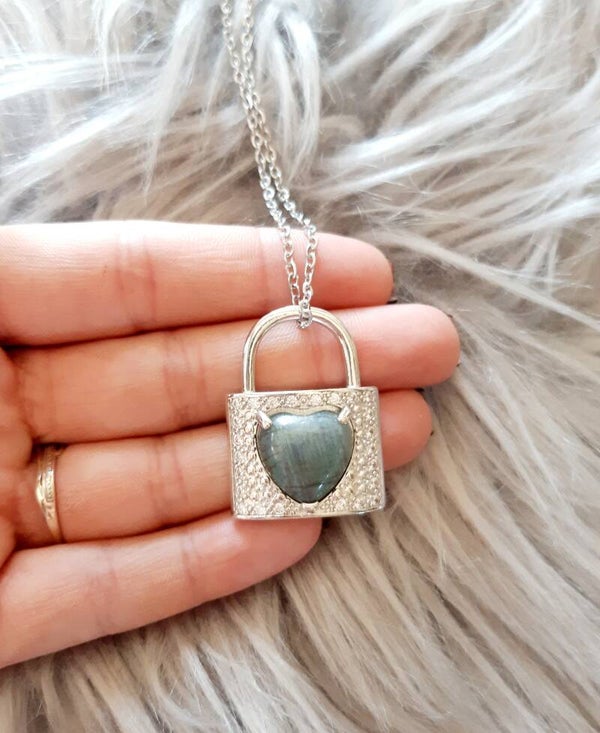 Collier acier inoxydable cadenas cœur labradorite