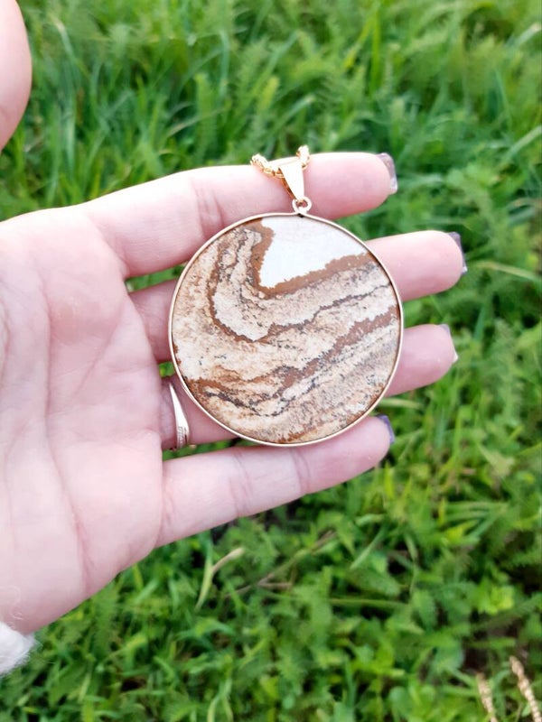Collier plaqué or rond jaspe paysage