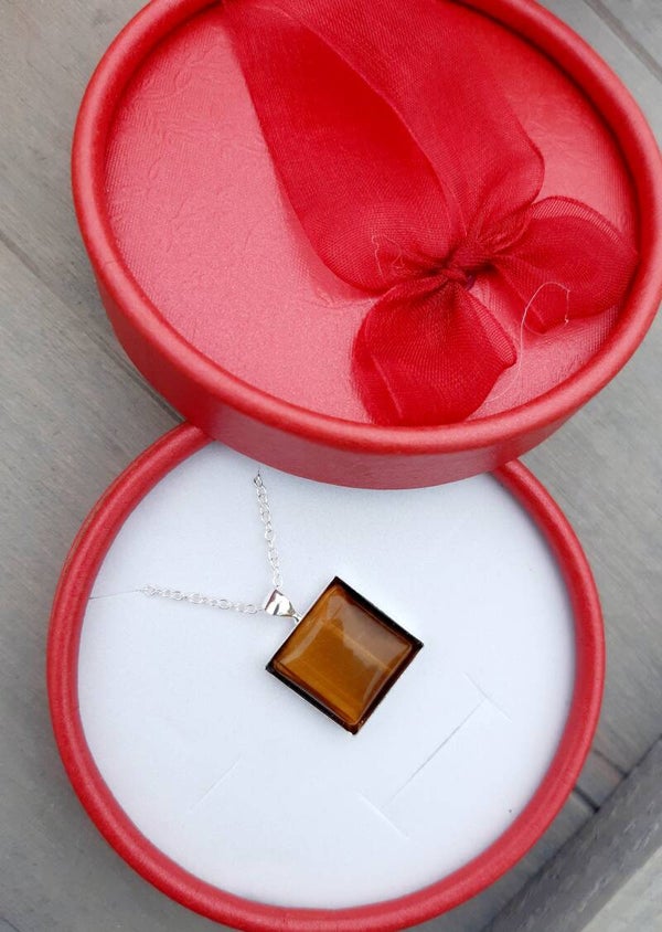 Collier cabochon acier inoxydable carré œil de tigre