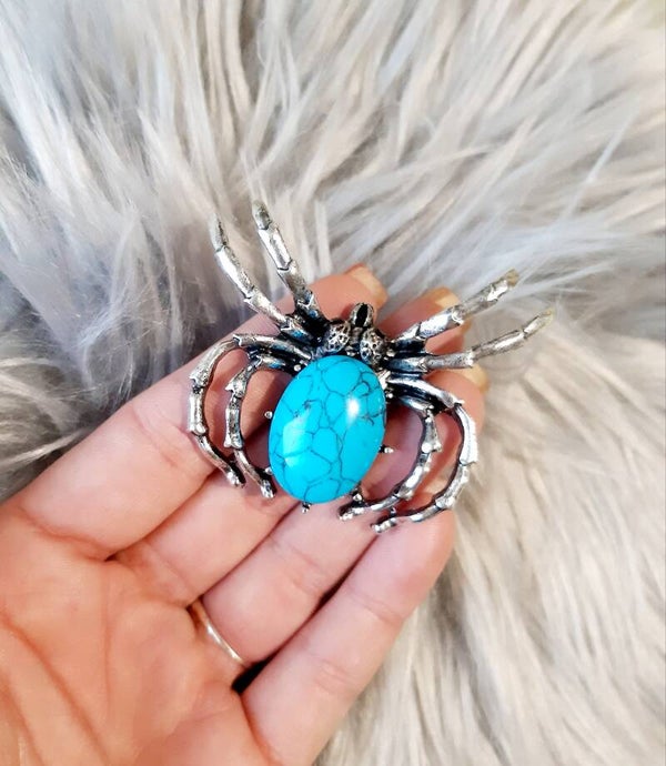 Broche araignée turquoise