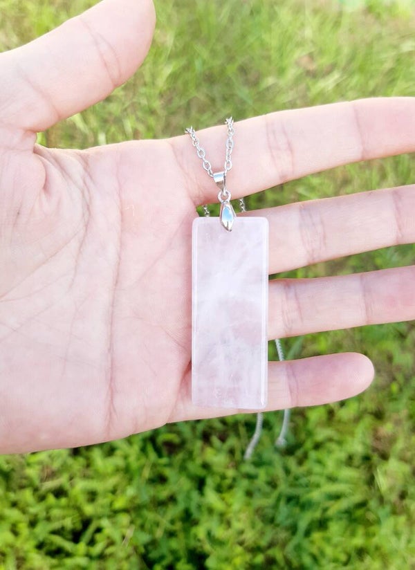Collier acier inoxydable rectangle quartz rose