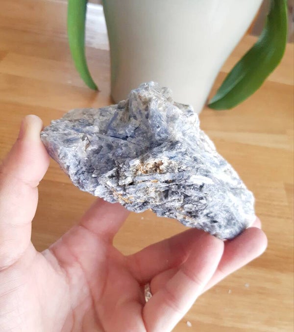 Cyanite bleu brute 330g