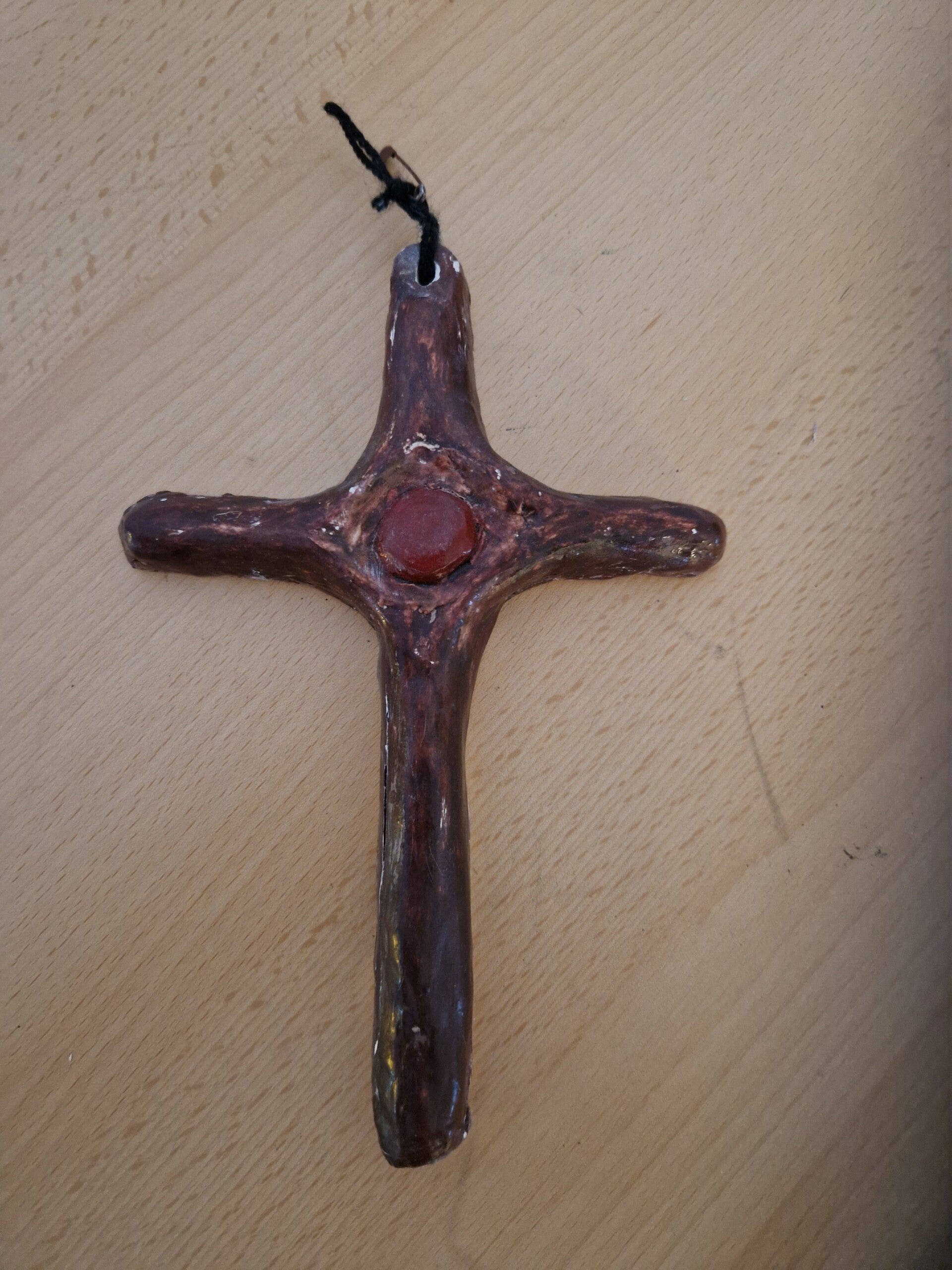 Ręcznie robiony krzyż religijny